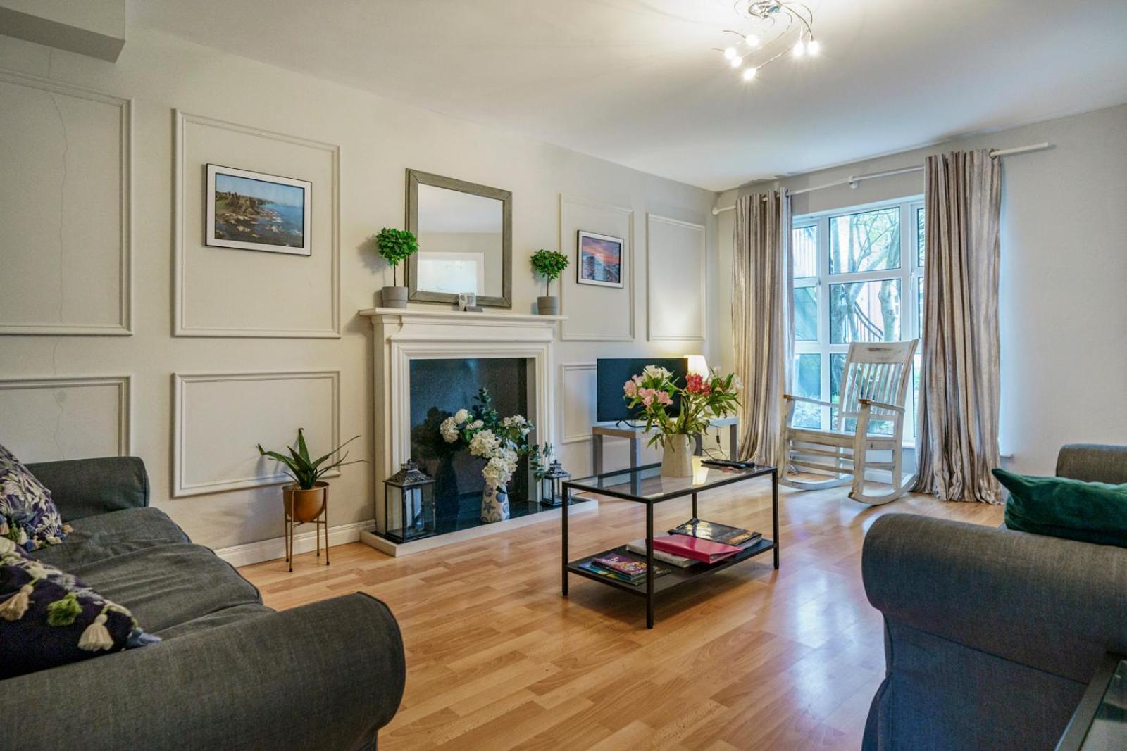 Close To City Centre Stylish 3 Bedroom House Белфаст Екстериор снимка
