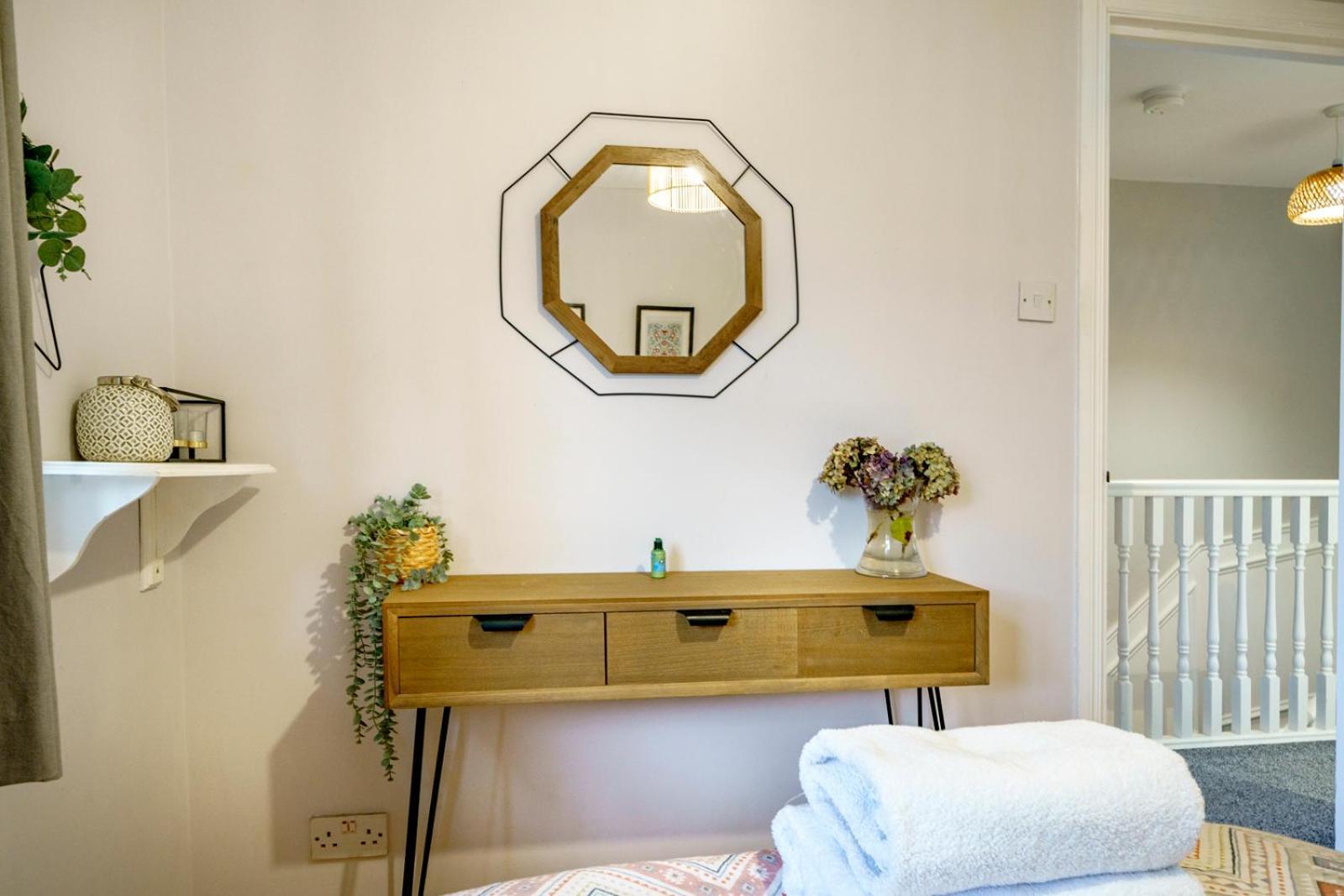 Close To City Centre Stylish 3 Bedroom House Белфаст Екстериор снимка